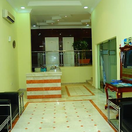 Al Faisal Hotel Suites Szúr Kültér fotó