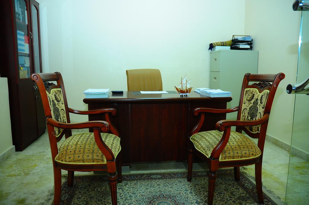 Al Faisal Hotel Suites Szúr Kültér fotó