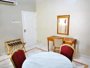 Al Faisal Hotel Suites Szúr Kültér fotó